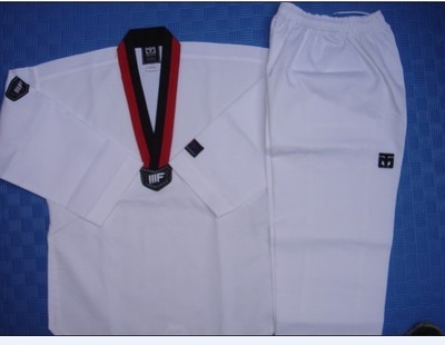 实用性与风采的结合 制服与工作服在现代企业中的关键作用